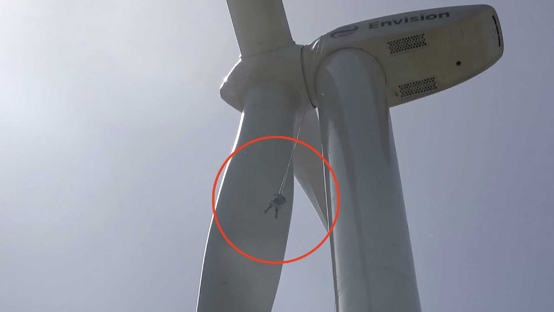 Construction Worker Rescued After Being Trapped 100 Meter Above Ground