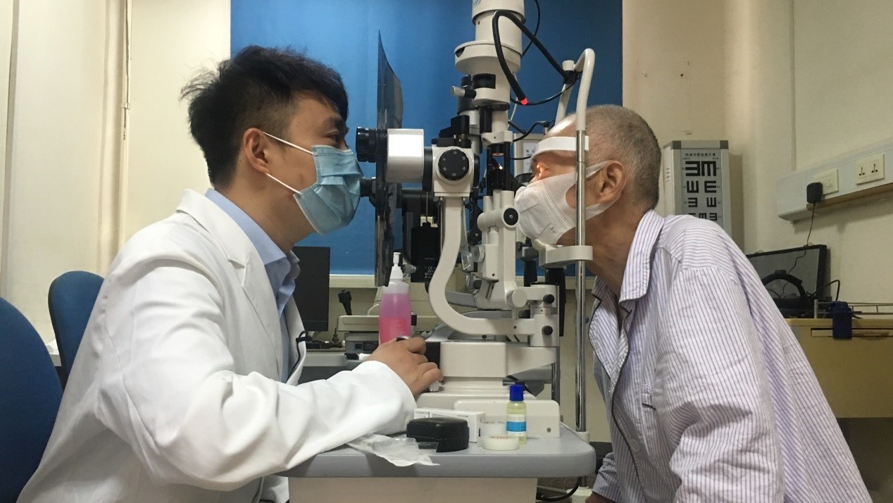 Ophthalmologist