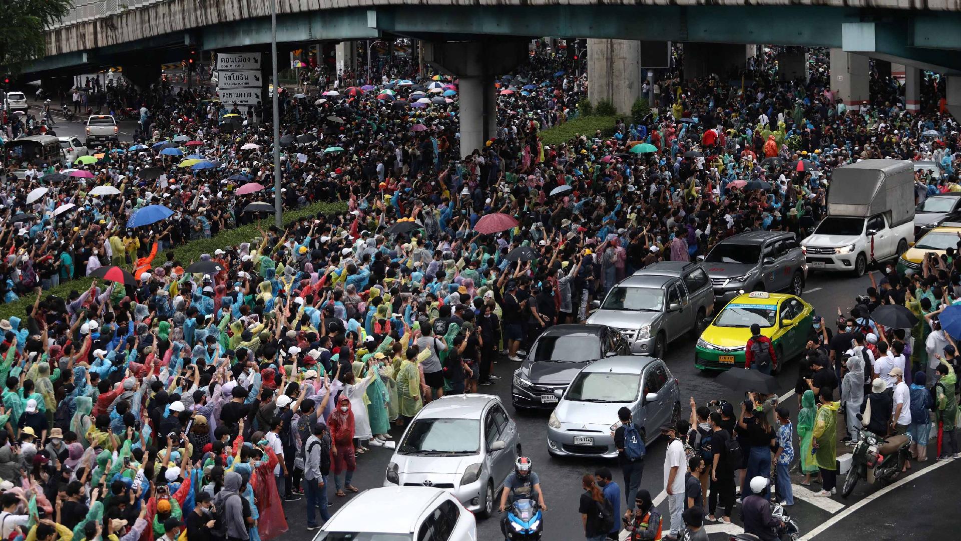 Thailand Protests: Thousands Rally Again Defying State Of Emergency - CGTN