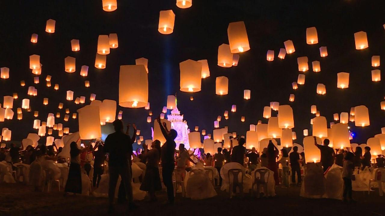 1,000 lanterns brighten the sky for the Yi Peng Festival in Thailand CGTN