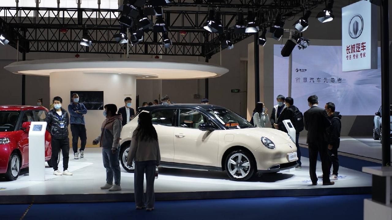 Chinese consumers offered options in EVs, autopilot cars in testing CGTN