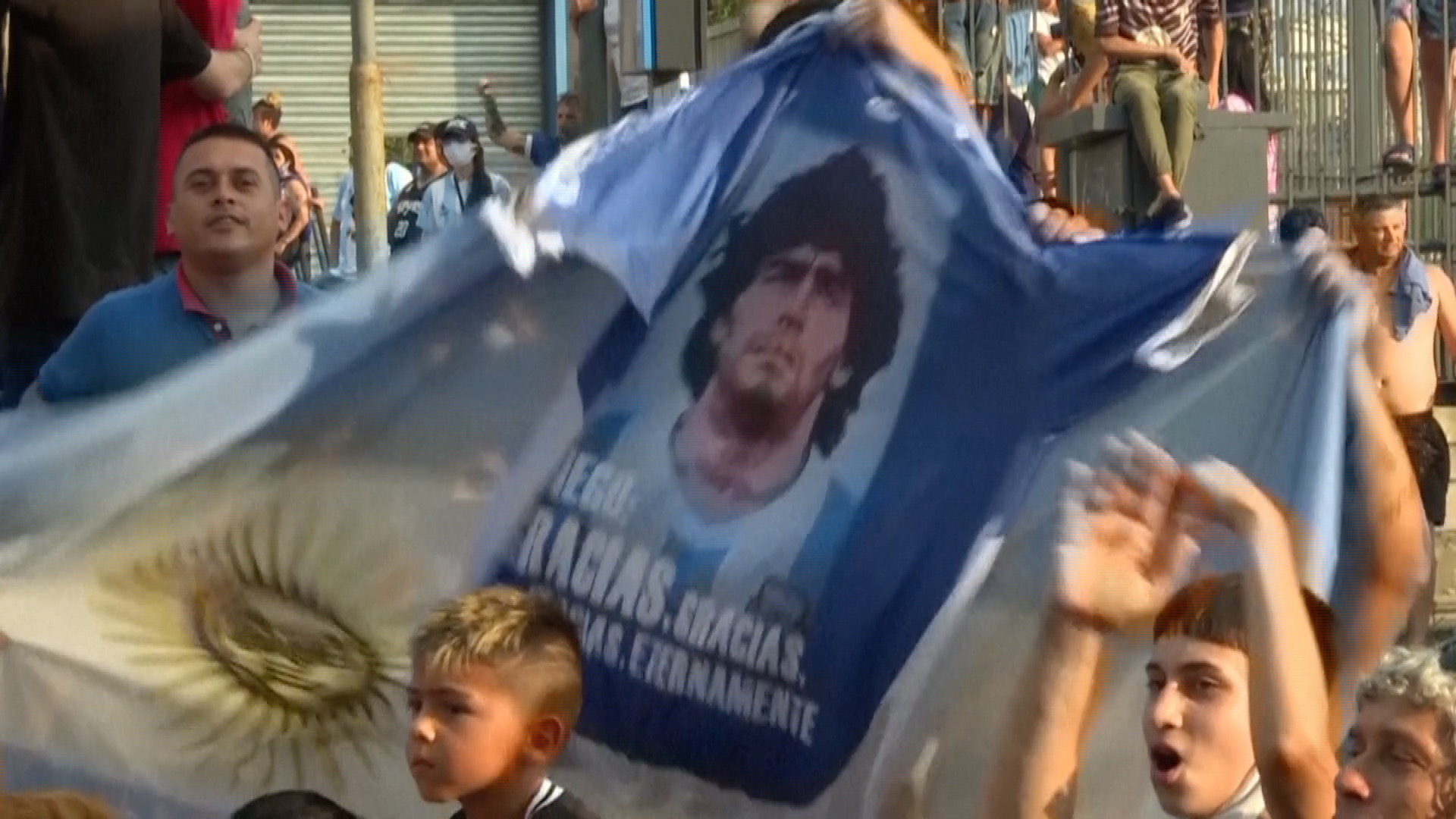 Pele mourns death of Argentine football legend Maradona - Xinhua