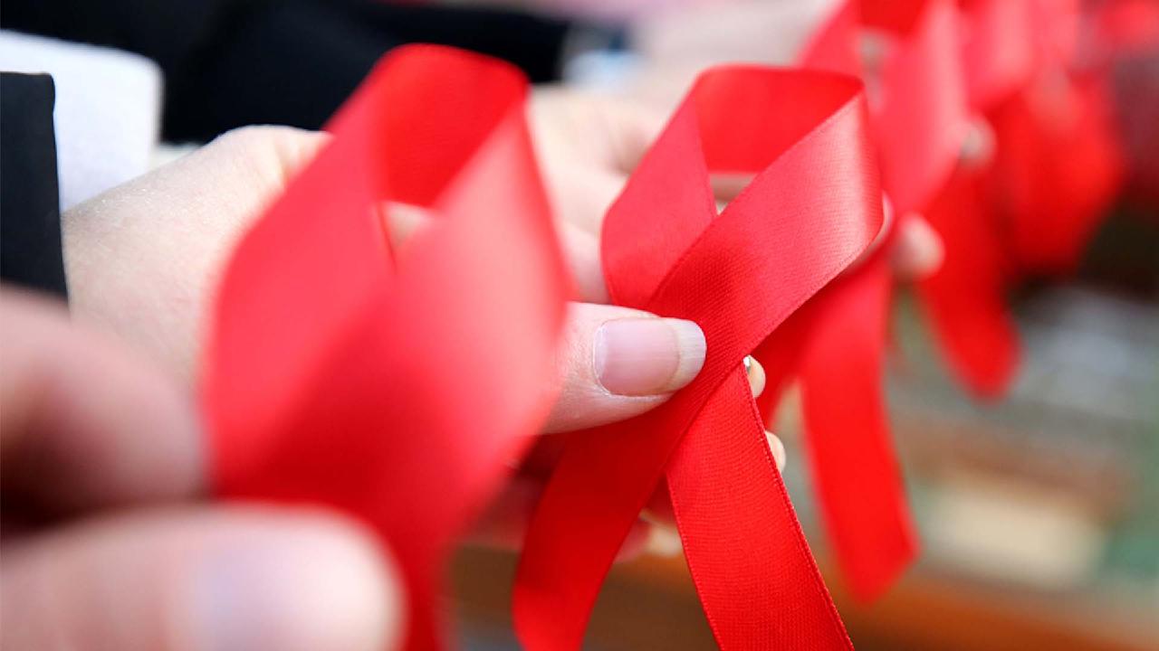 China's top HIV expert talks testing & treatment this World AIDS Day - CGTN