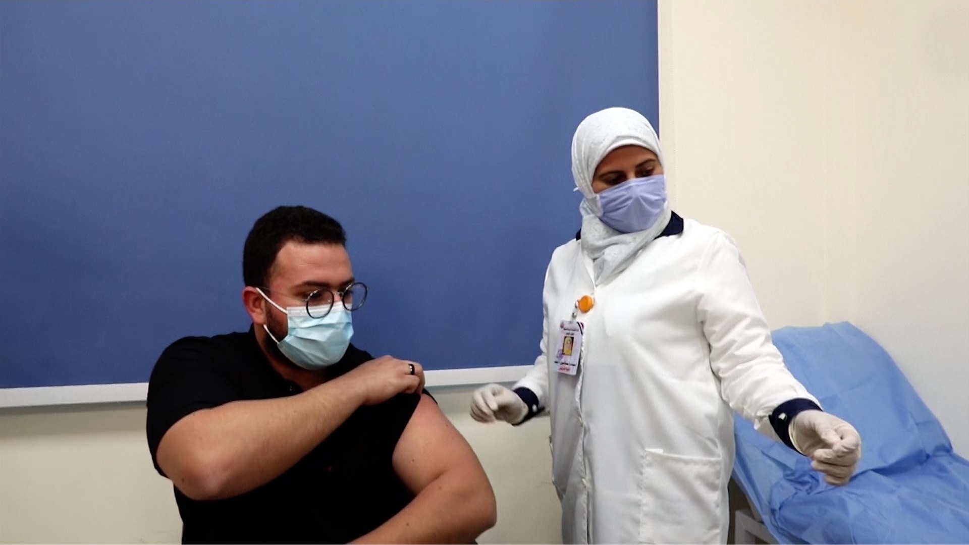 Egypt's COVID-19 vaccine rollout begins with health workers 