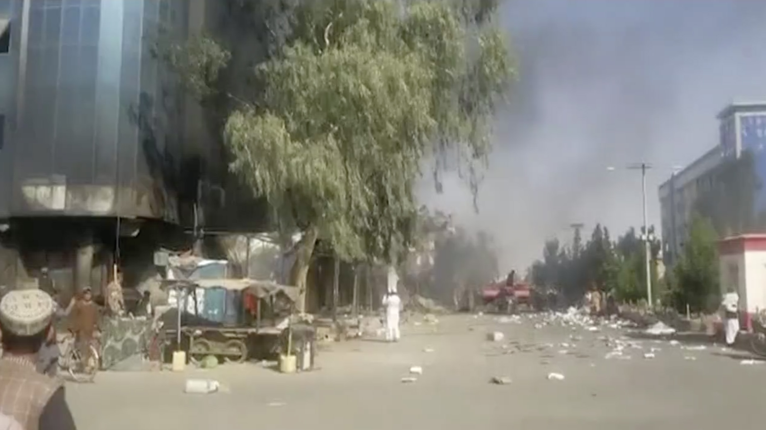 Taliban seize government buildings in Afghan cities Kunduz, Sar-e Pul ...