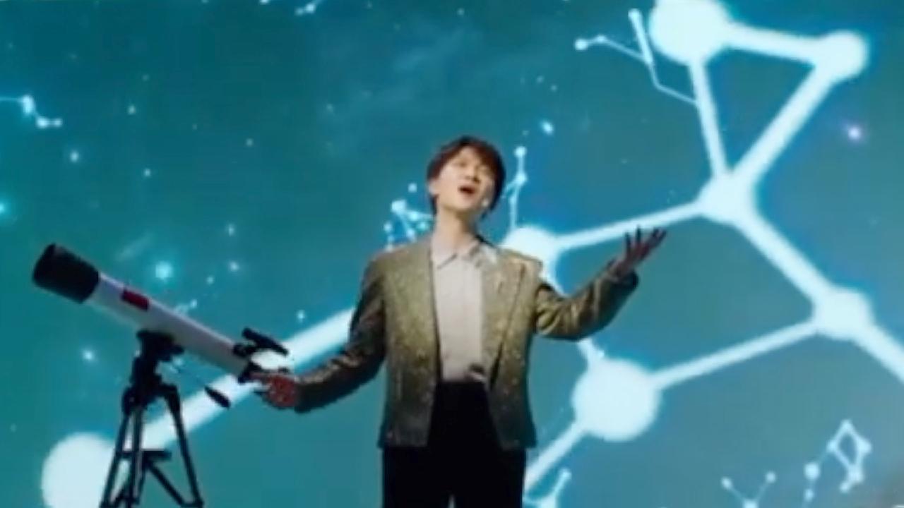 Chinese singer Zhou Shen performs 'The Starry Sky' CGTN