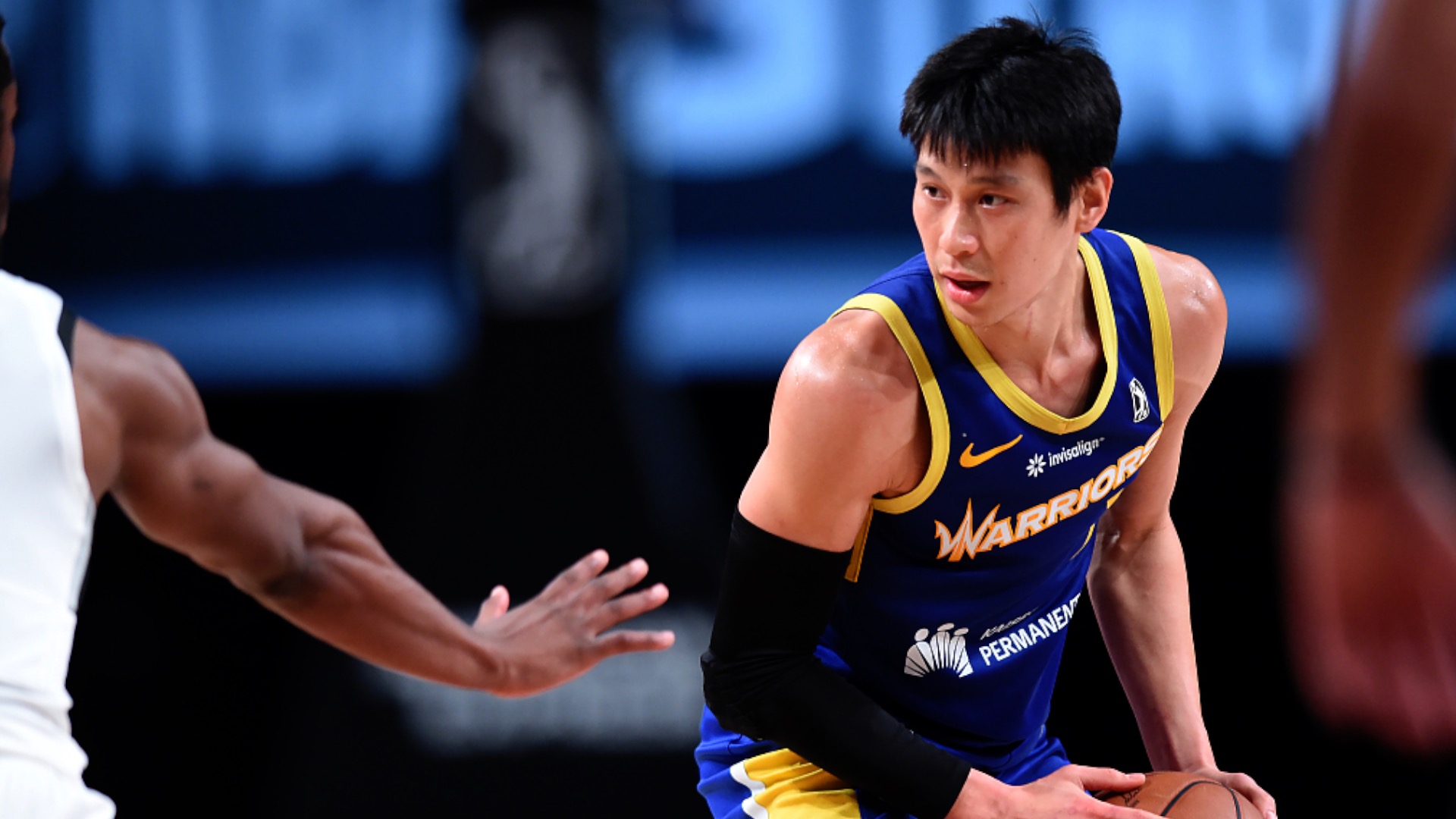 Jeremy Lin's future uncertain after elbow to head during game in