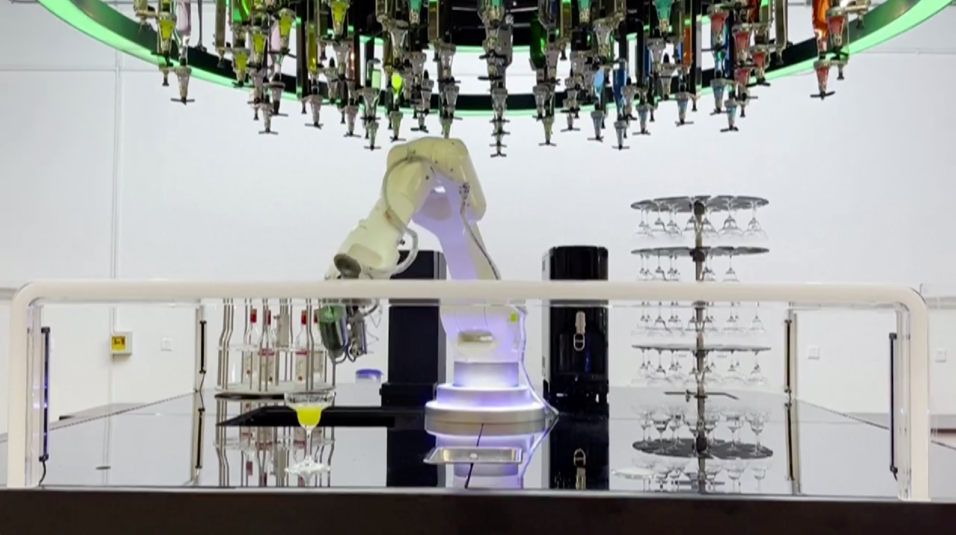 Bartesian vs. Drinkworks — Battle of the Robot Bartenders