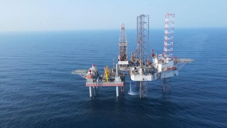 China's first mobile offshore self-installing oil rig starts work - CGTN