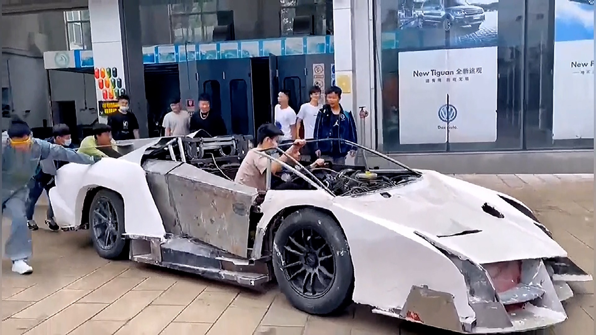 Students in SW China build replica Lamborghini for college project - CGTN