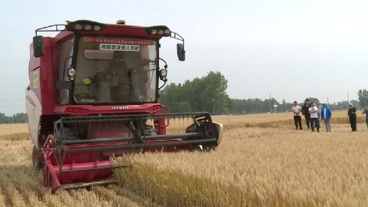 Technology Helps Chinese Farmers To Harvest And Plant Cgtn