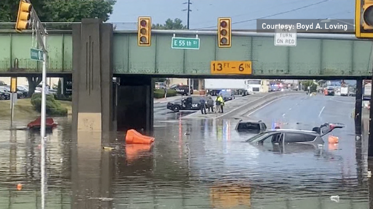 Subways, roads flooded in New York and New Jersey - CGTN