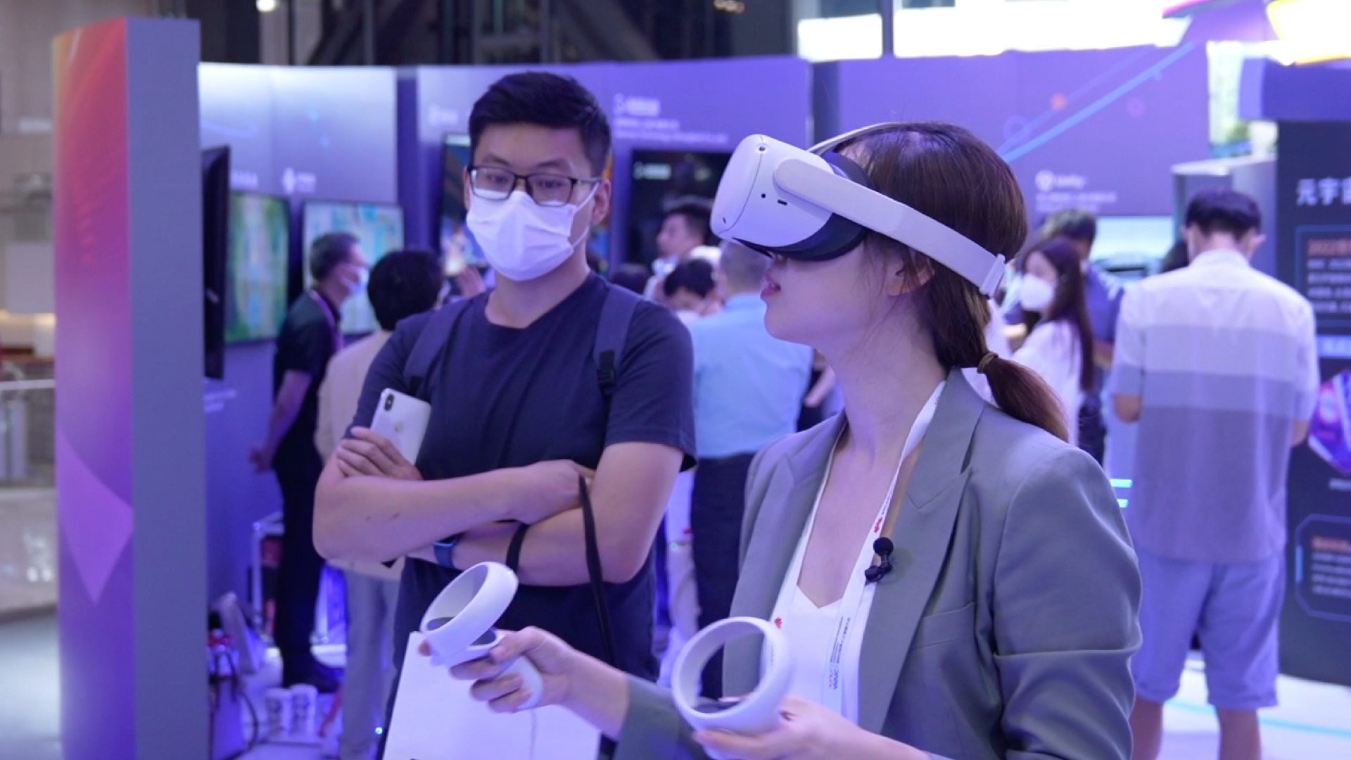 Reporter vlog: A day at the 5th World AI Conference - CGTN