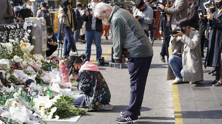 south-korea-in-mourning-after-deadly-stampede-cgtn