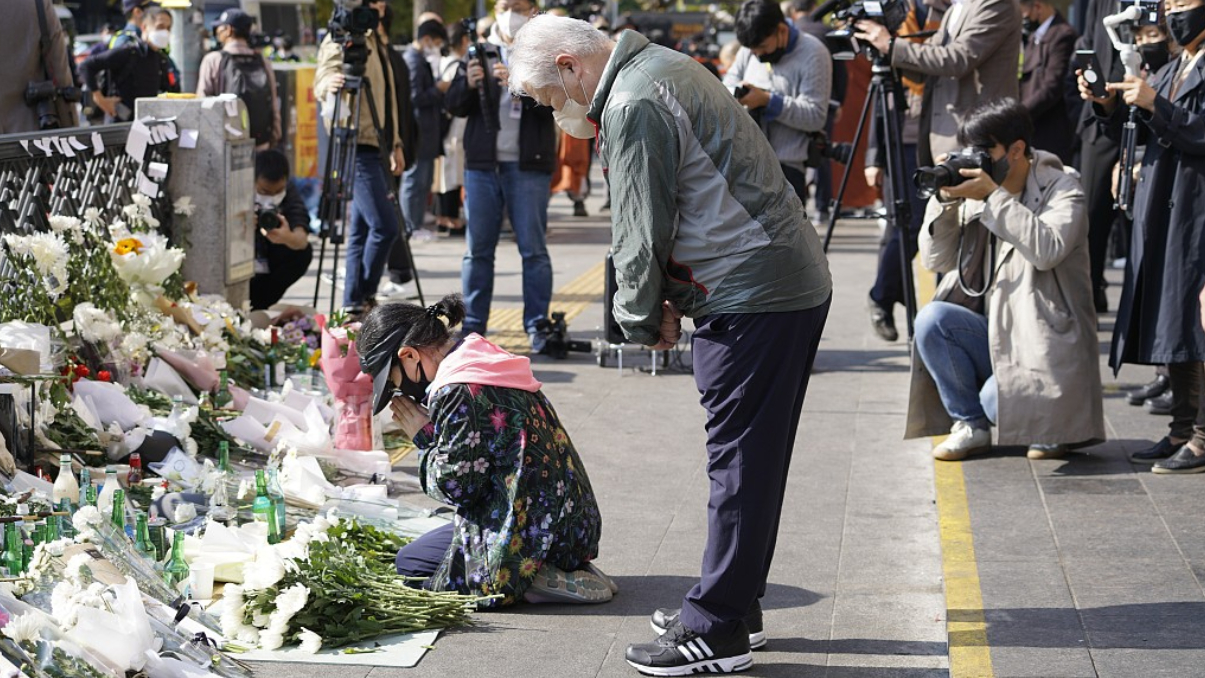 South Korea In Mourning After Deadly Stampede Cgtn 8578