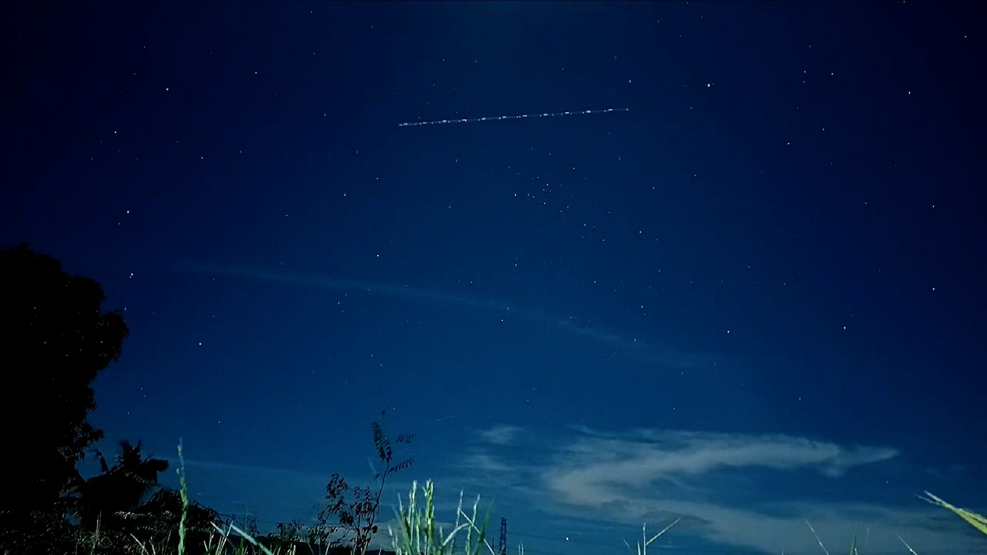 Astonishing pictures Geminids meteor shower lights up the sky CGTN