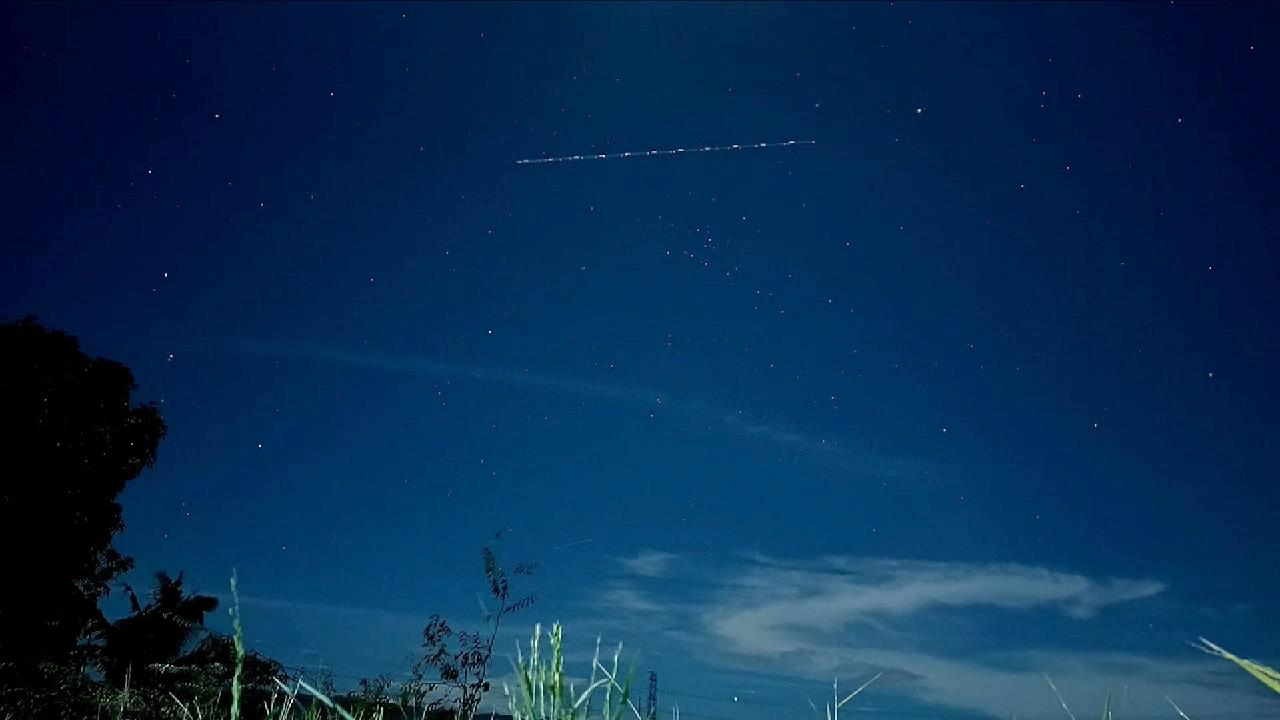 Timelapse footage captures Geminid Meteor at its peak CGTN