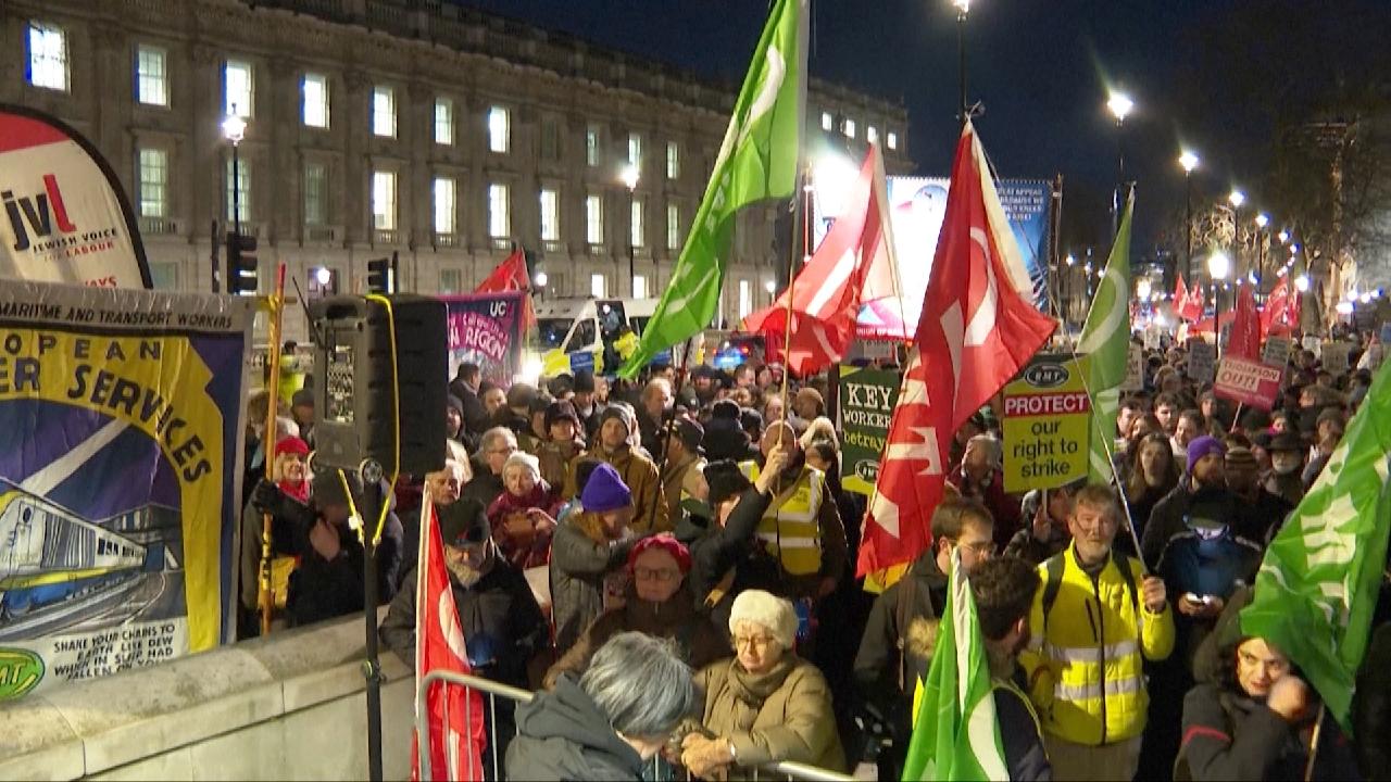 Hundreds Protest In London Against Bill Limiting Right To Strike - CGTN