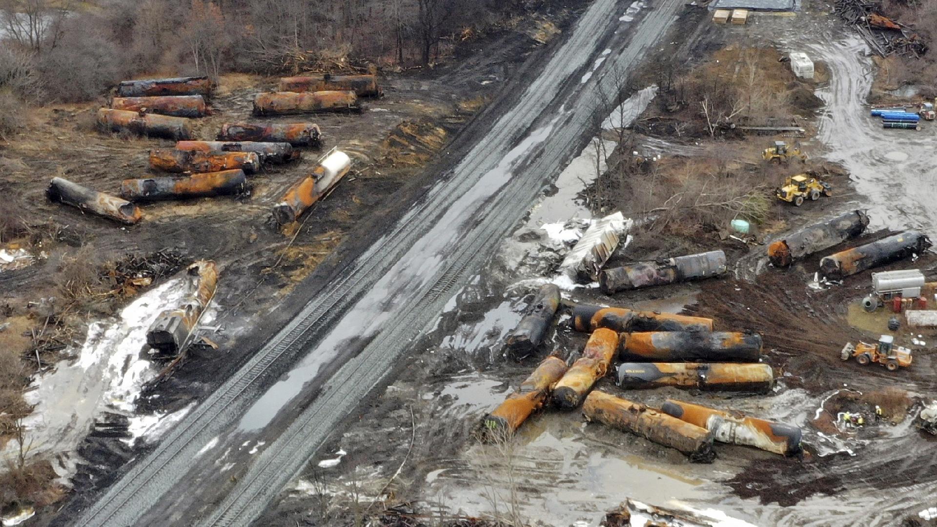 u-s-officials-toxic-chemicals-from-train-spill-into-the-ohio-river-cgtn