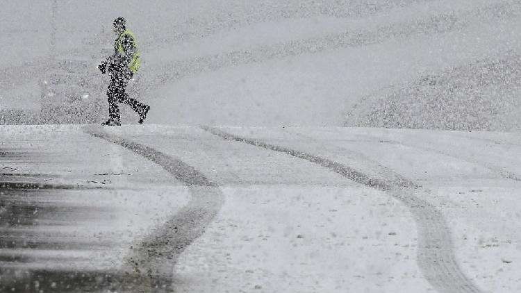 Rare blizzard slams Southern California - CGTN