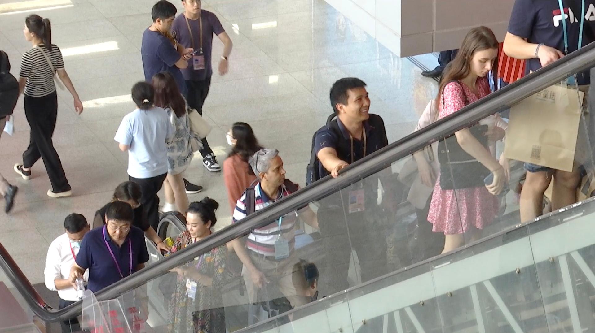 Canton Fair Bringing businesses and buyers together CGTN