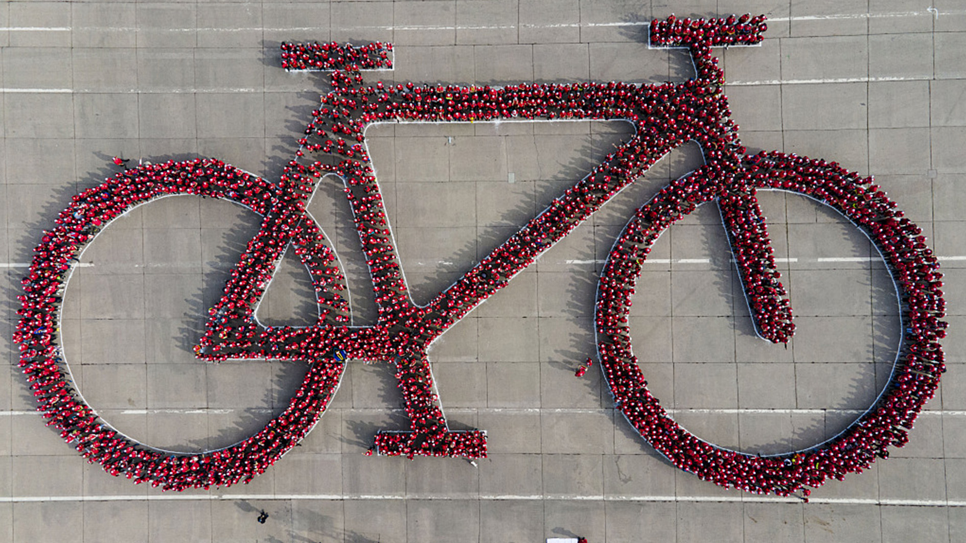 Chileans aim to create the world’s largest human bicycle