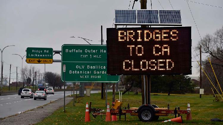 Car explosion kills two at Rainbow Bridge by U.S.-Canada border - CGTN