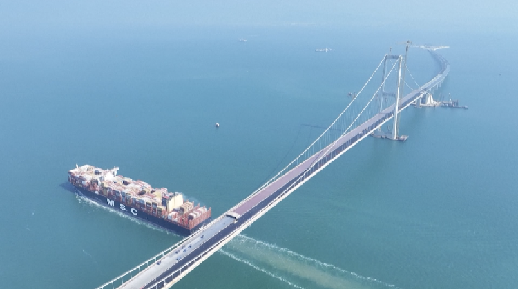 Main section of China's new cross-sea highway completed