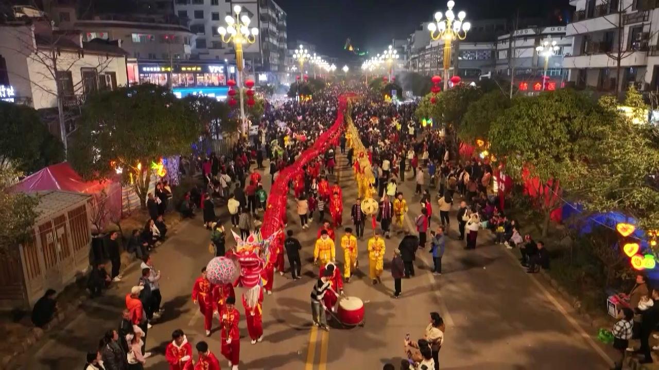 Dragons dance under firework canopy for Lantern Festival in SW China - CGTN