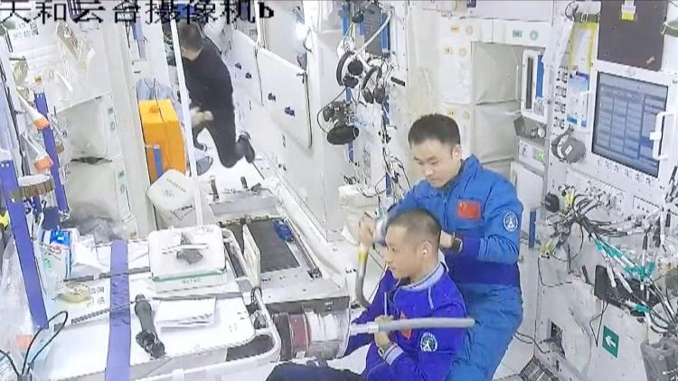 Shenzhou-18 crew to take fish to space - CGTN