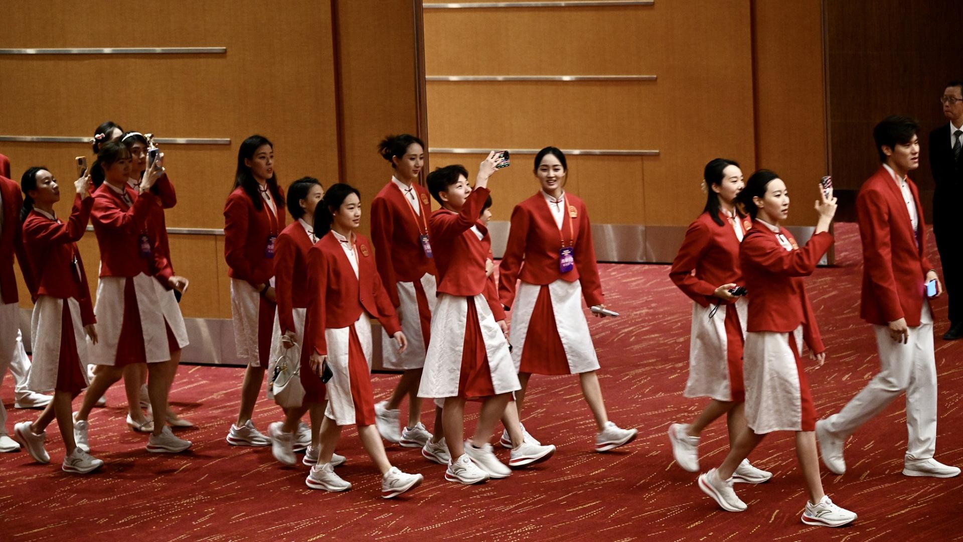 Olympians from Chinese mainland meet press in HKSAR