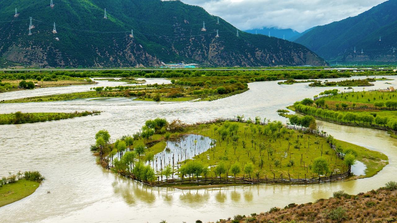 Efforts to Restore Ecology in Xizang Enhance Local Livelihoods