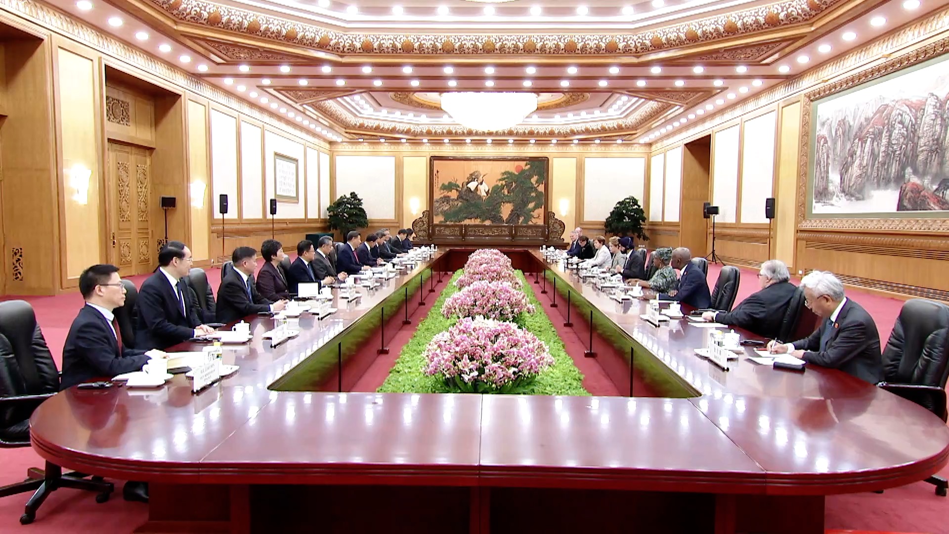 Xi Jinping urges solidarity, cooperation with global economic leaders