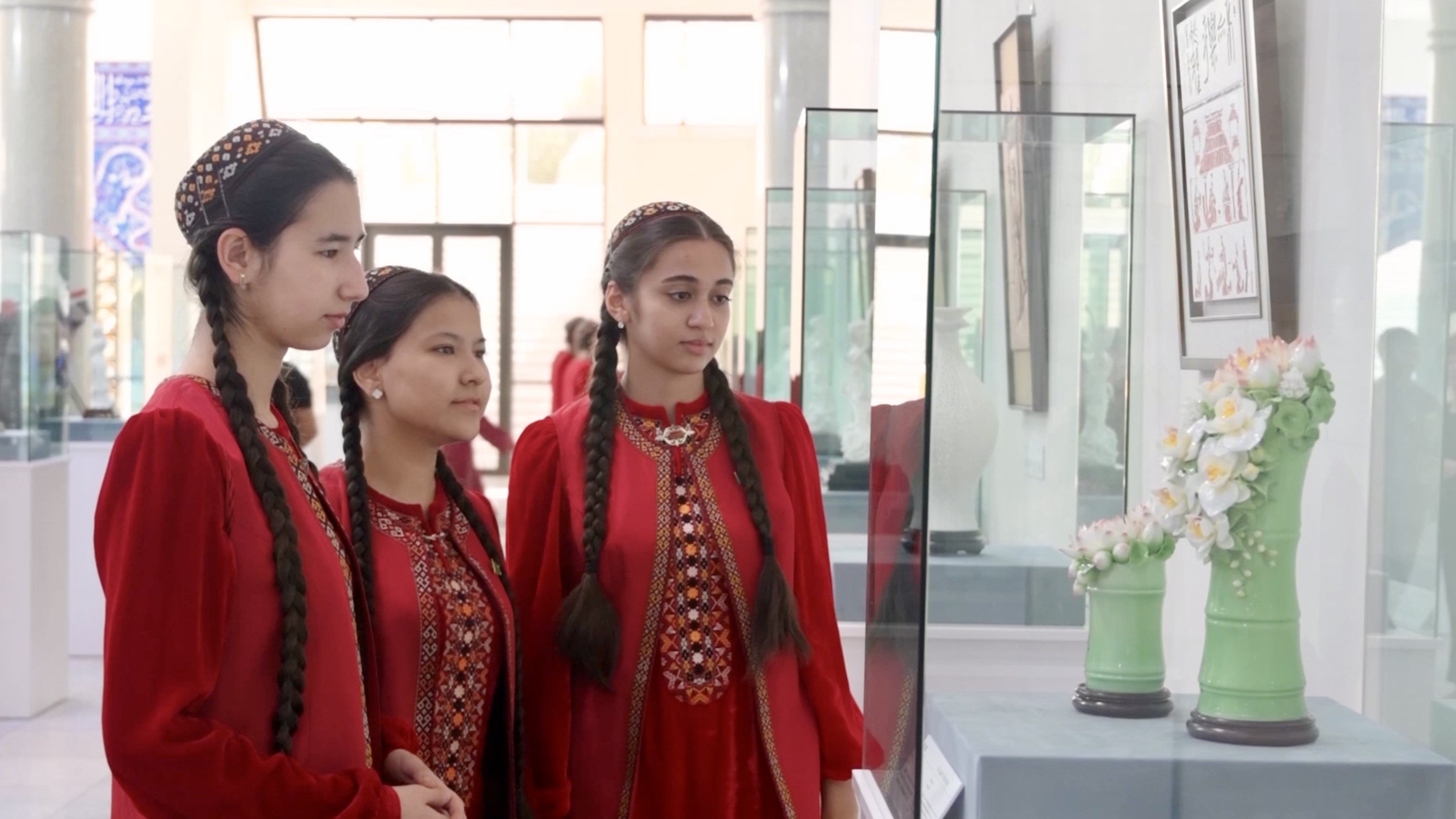 Chinese cultural exhibitions open in Turkmenistan