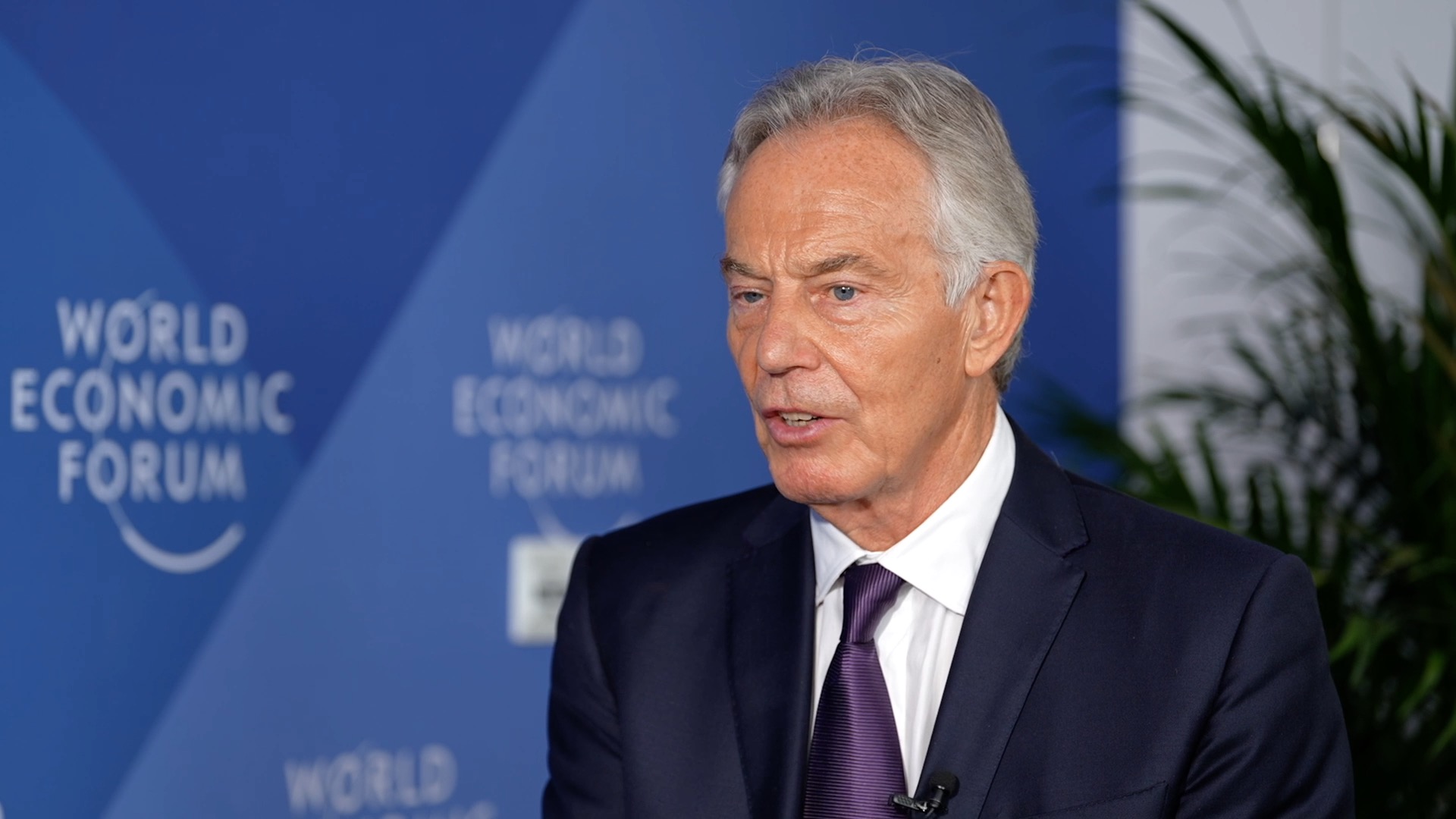 Former UK PM: West should keep engaging with China