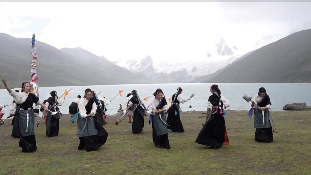 Eco-tourism transforms Xizang's remote landscapes