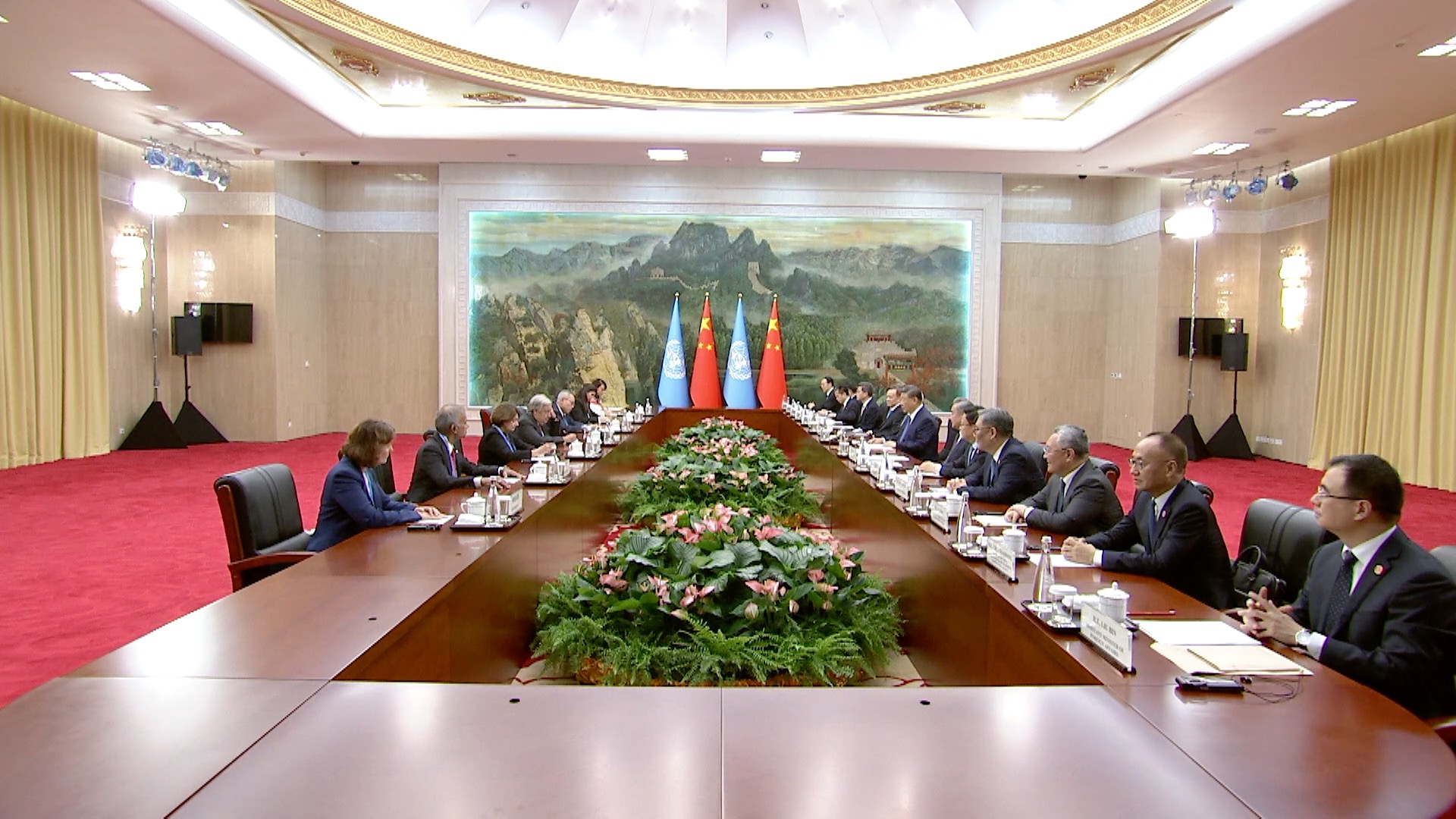 Xi meets UN chief in Tianjin, calls for multilateralism and solidarity