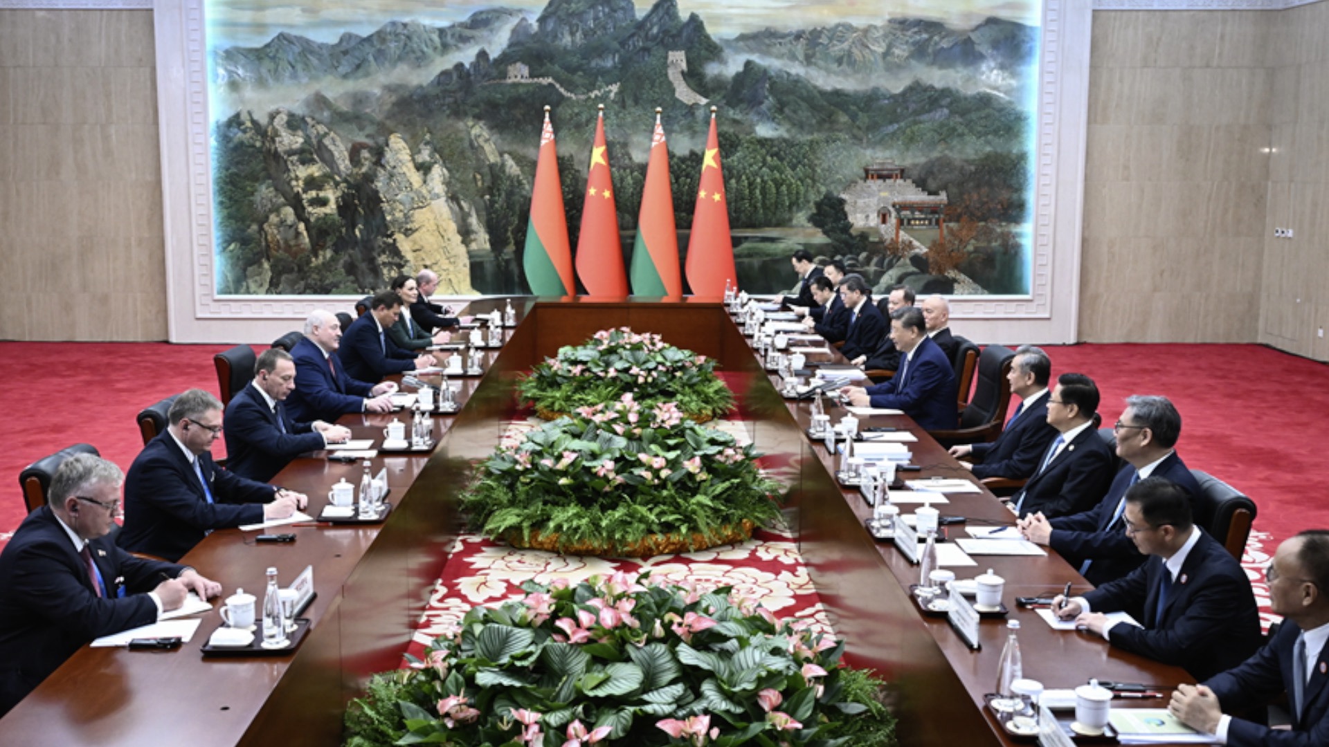 Xi meets Belarusian President Lukashenko in Tianjin