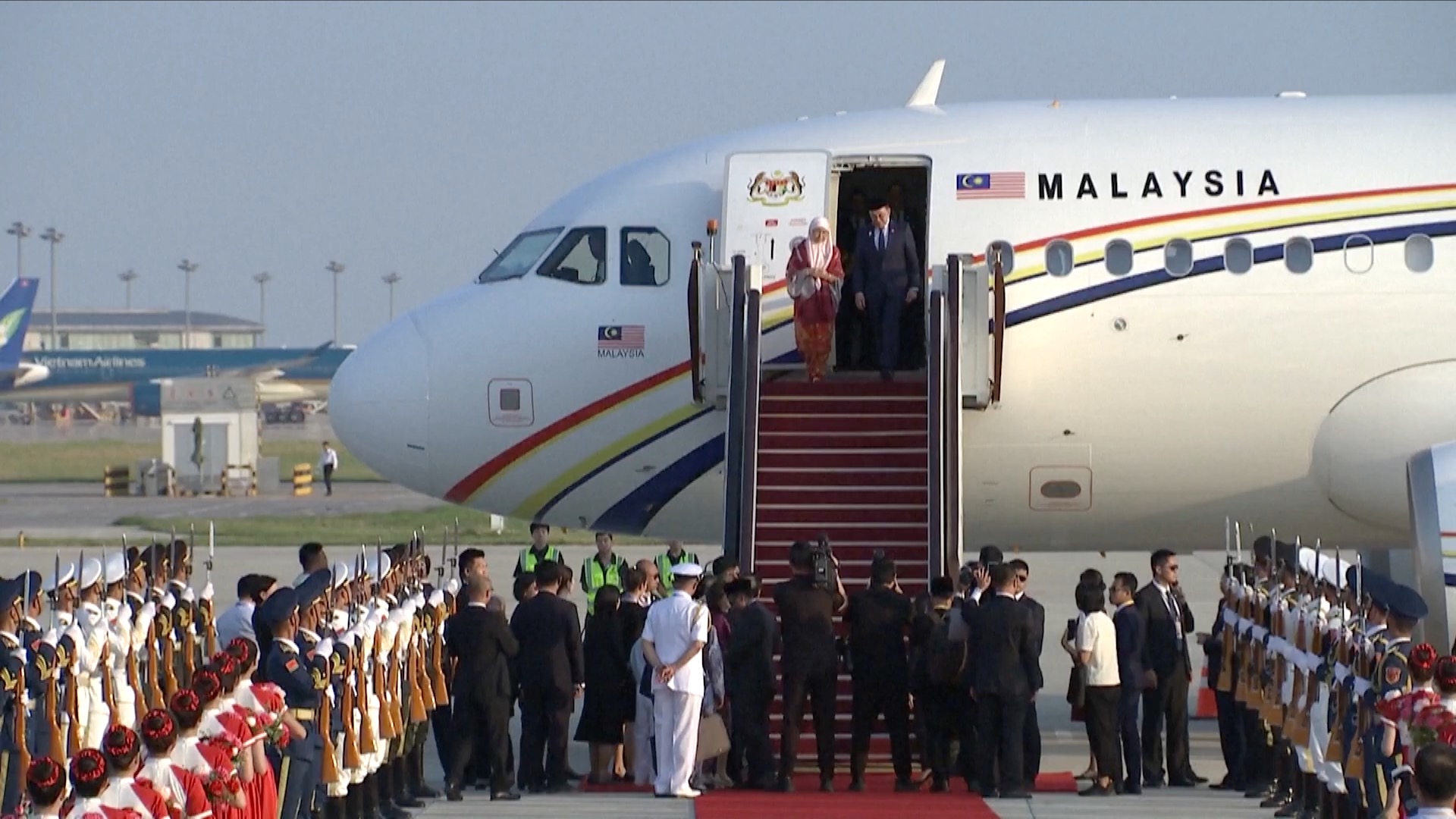 Malaysian PM arrives in Tianjin for SCO Summit 2025