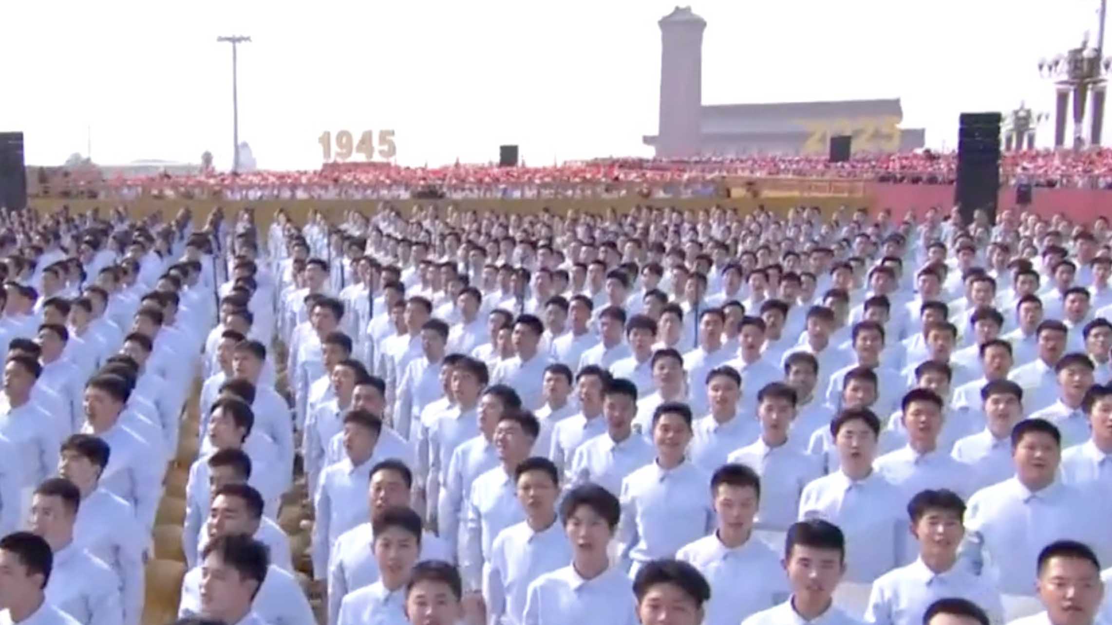 Patriotic song played ahead of V-Day commemoration