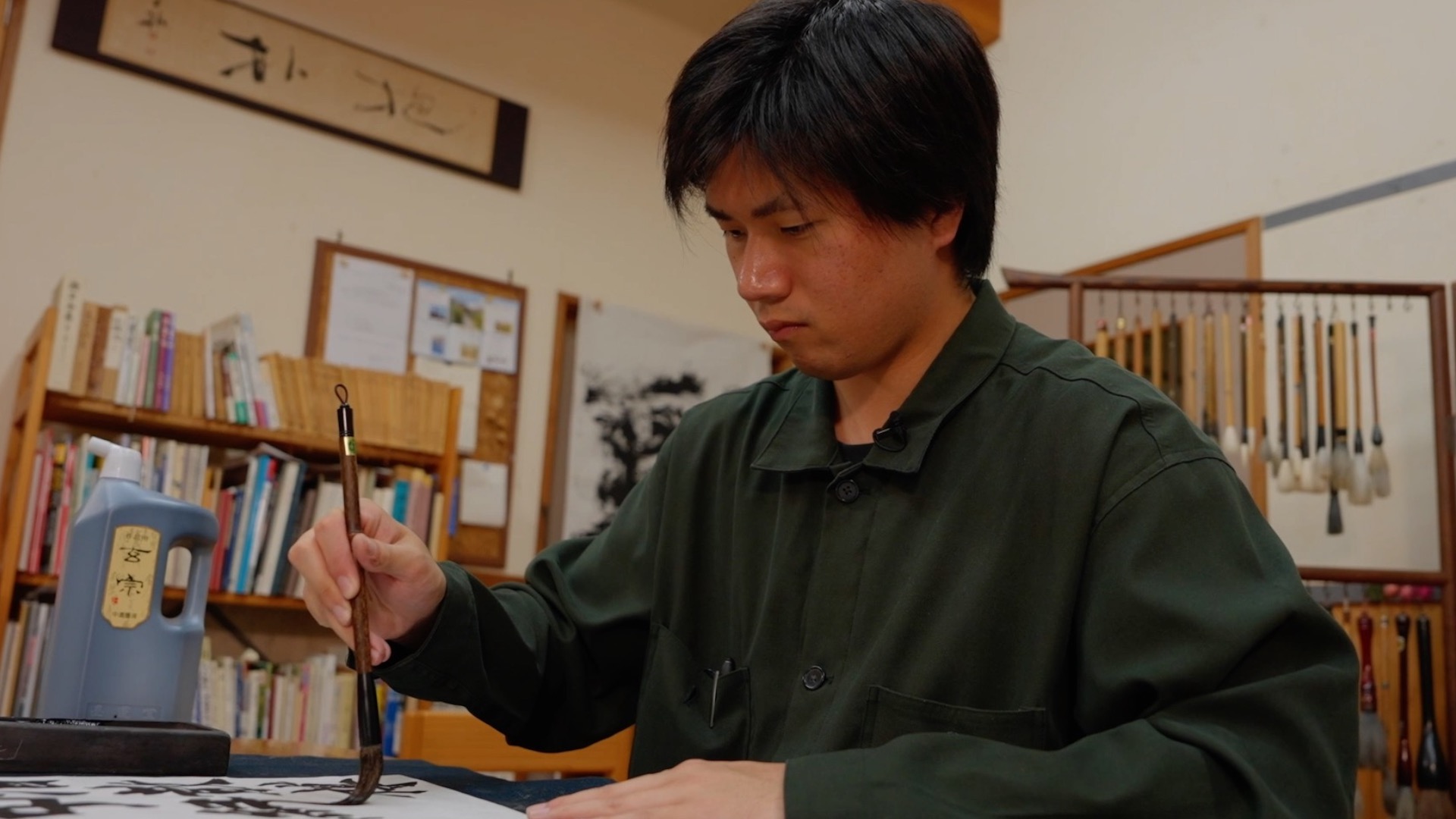 Japanese calligraphy enthusiast bridges cultures through artistic exchange