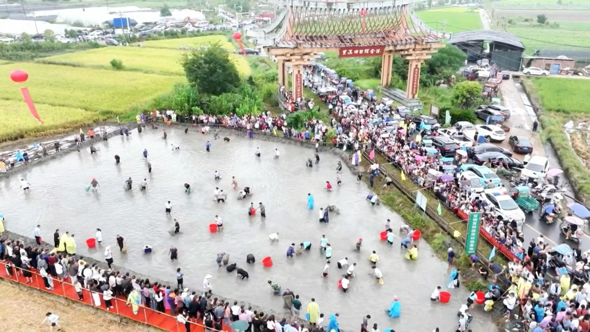 Harvest-themed activities bring rural fun to National Day holiday