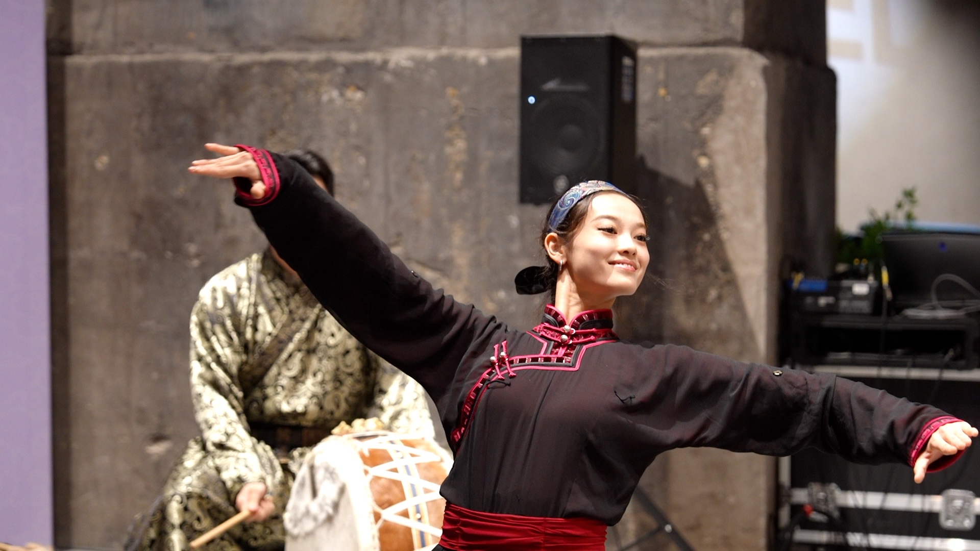 Live ethnic music lights up Shougang Park