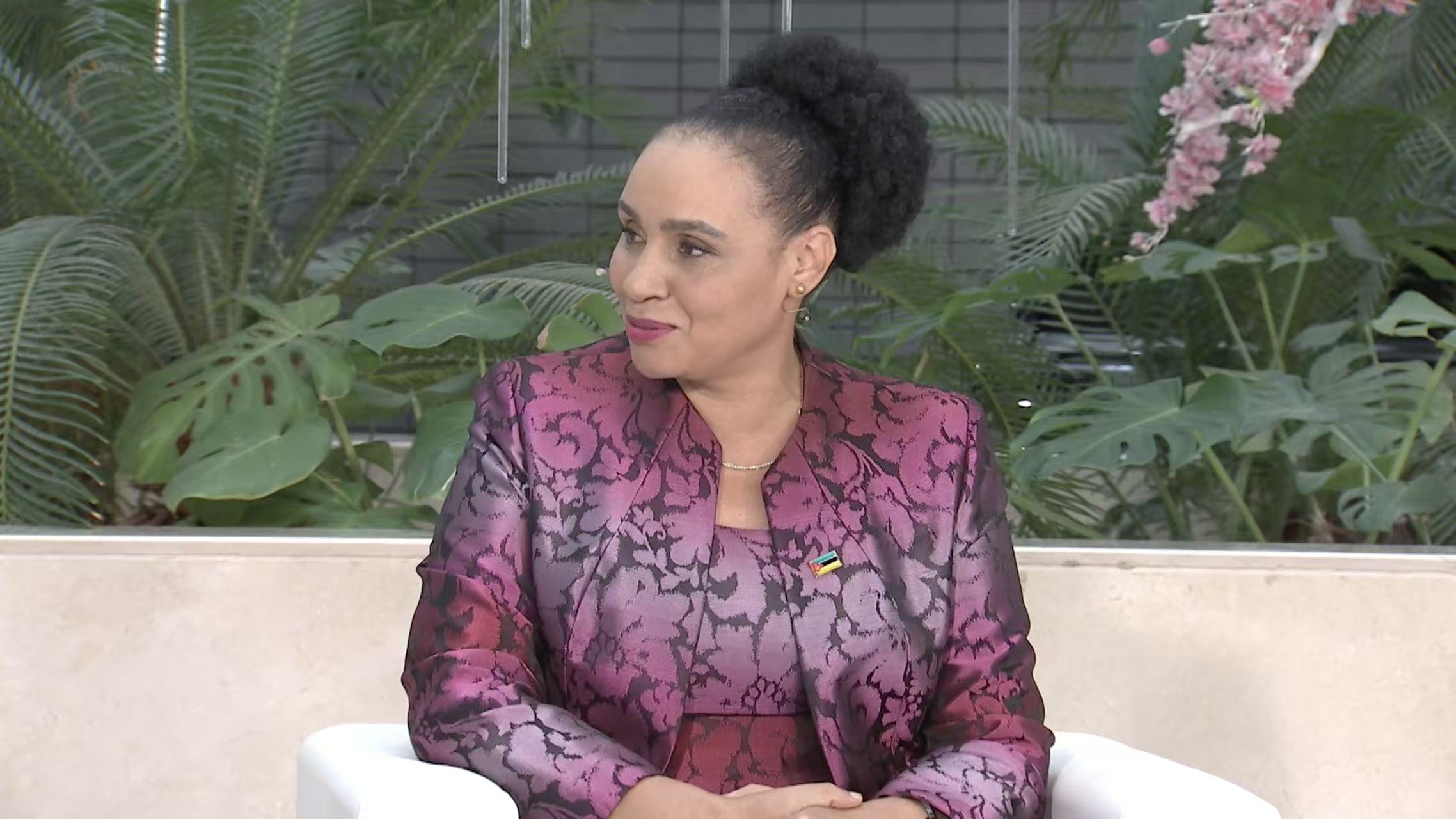 Mozambique diplomat impressed by Chinese women at forefront of society