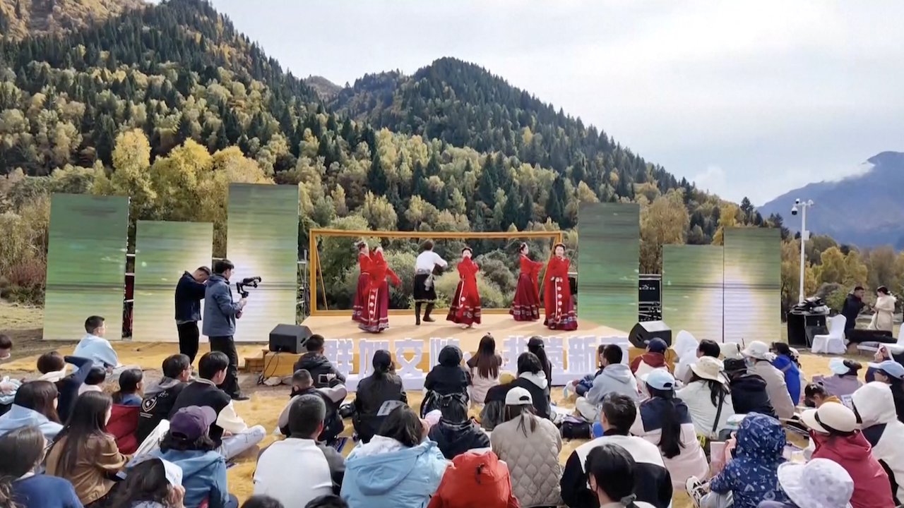 China sees autumn tourism boom