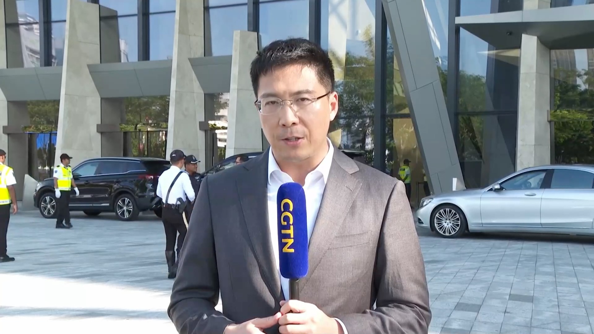 Chinese, U.S. delegations reconvene for 2nd day of trade talks