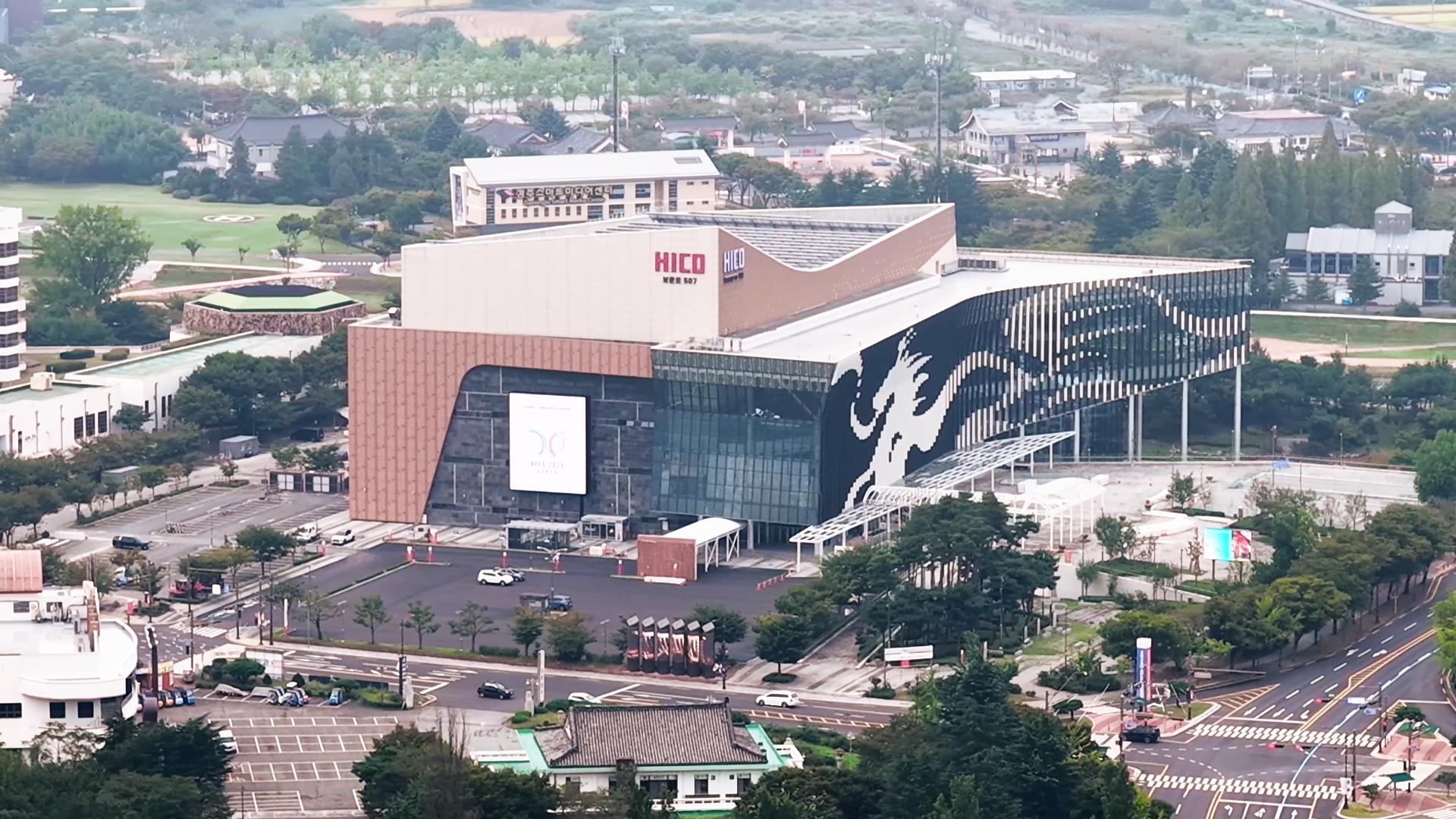 Dancing robots, driverless cars and the future of smart Asia