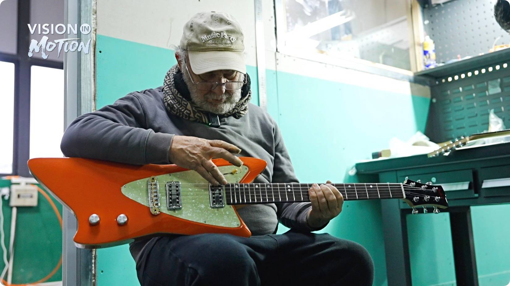 Where American luthier meets China's guitar soul