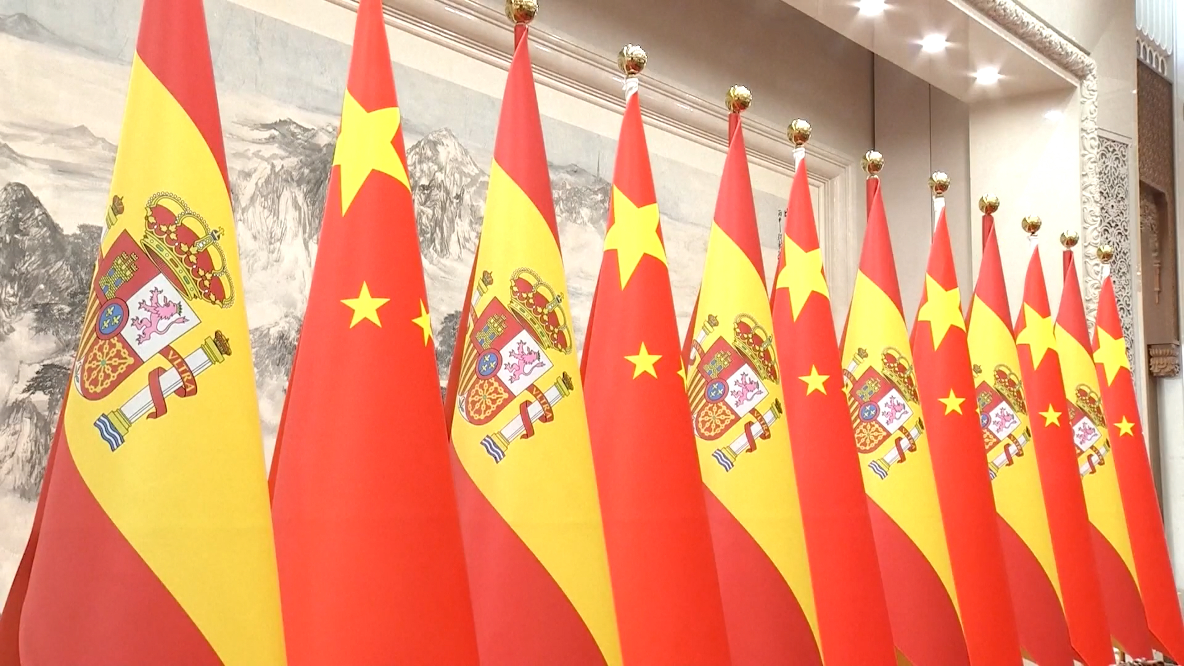 Xi, King Felipe VI attend signing ceremony of cooperation documents