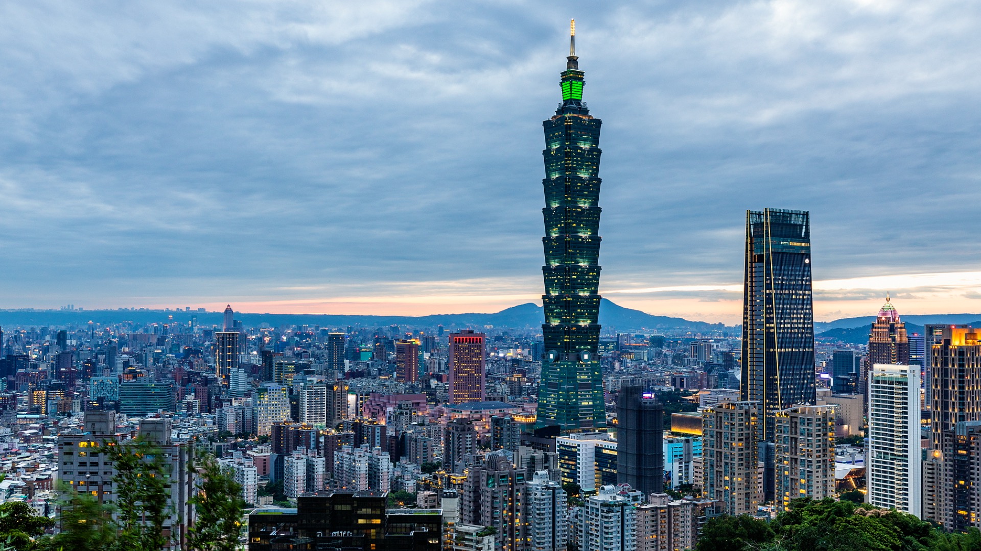 Politicians, media experts slam Japan's PM over Taiwan remarks